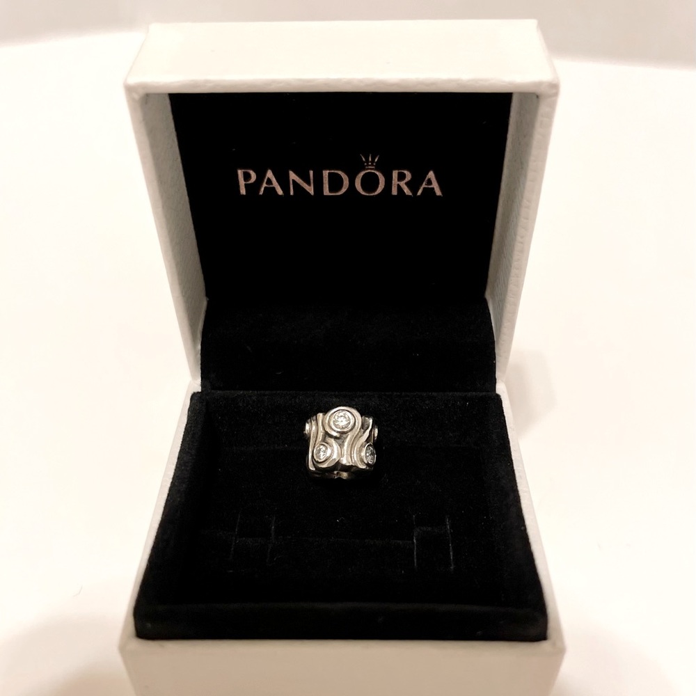 Pandora Cubic Zirconium charm 79369cz